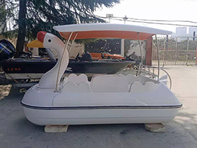 湖北乐嘉游艇有限公司、湖北乐嘉、乐嘉游艇公司、乐嘉游艇、路亚艇、脚踏船、电动船、快艇、画舫、防汛冲锋舟、手划船、网红簸箕船、浮动浮台码头系列、碰碰船、碰碰车系列、船外机系列、船艇装备配件、